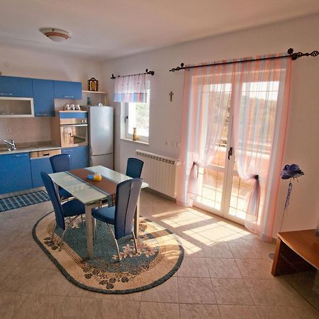 Apartments Marinic Примоштен Экстерьер фото