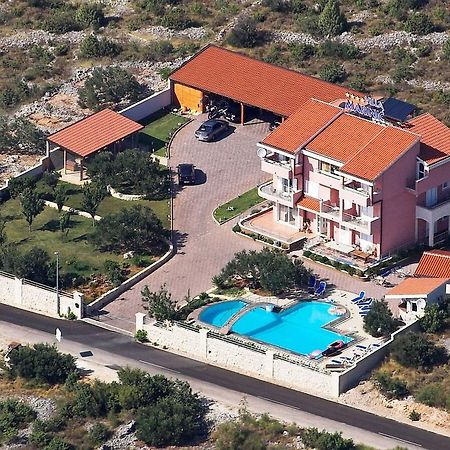 Apartments Marinic Примоштен Экстерьер фото