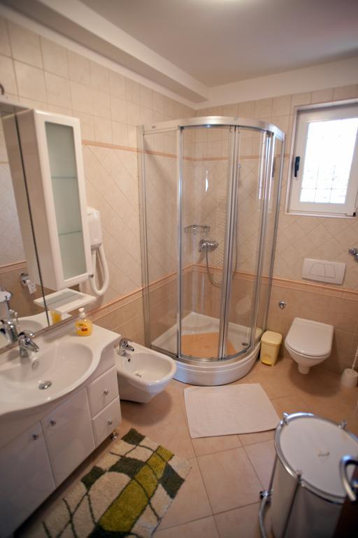 Apartments Marinic Примоштен Номер фото