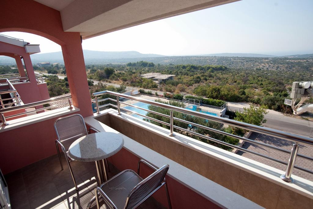 Apartments Marinic Примоштен Номер фото