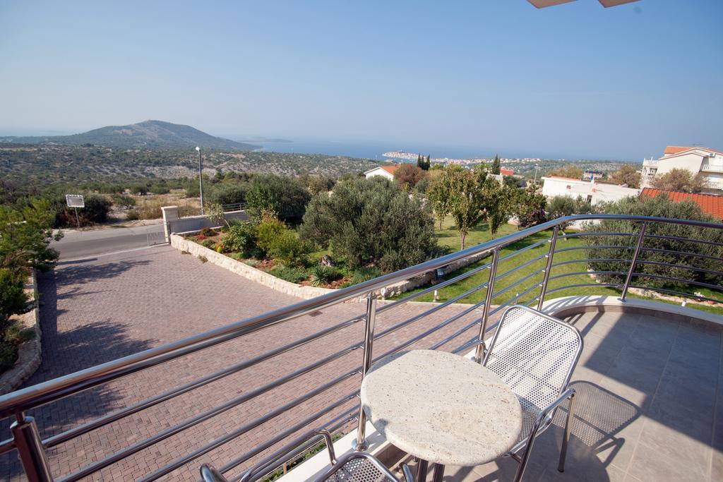 Apartments Marinic Примоштен Номер фото