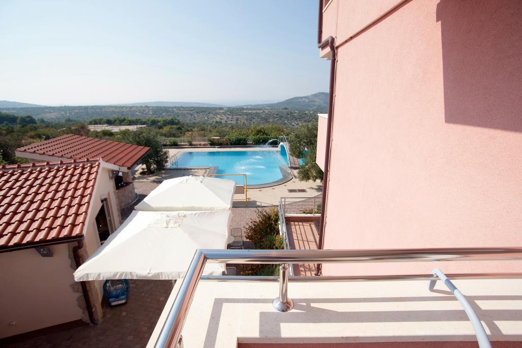 Apartments Marinic Примоштен Номер фото