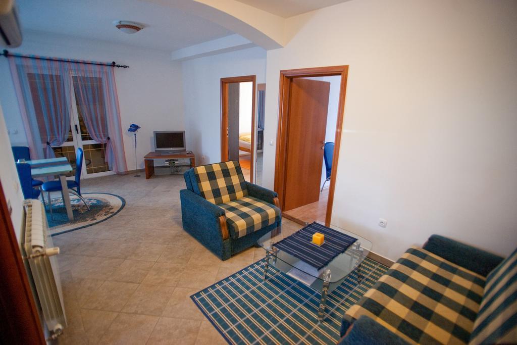 Apartments Marinic Примоштен Номер фото