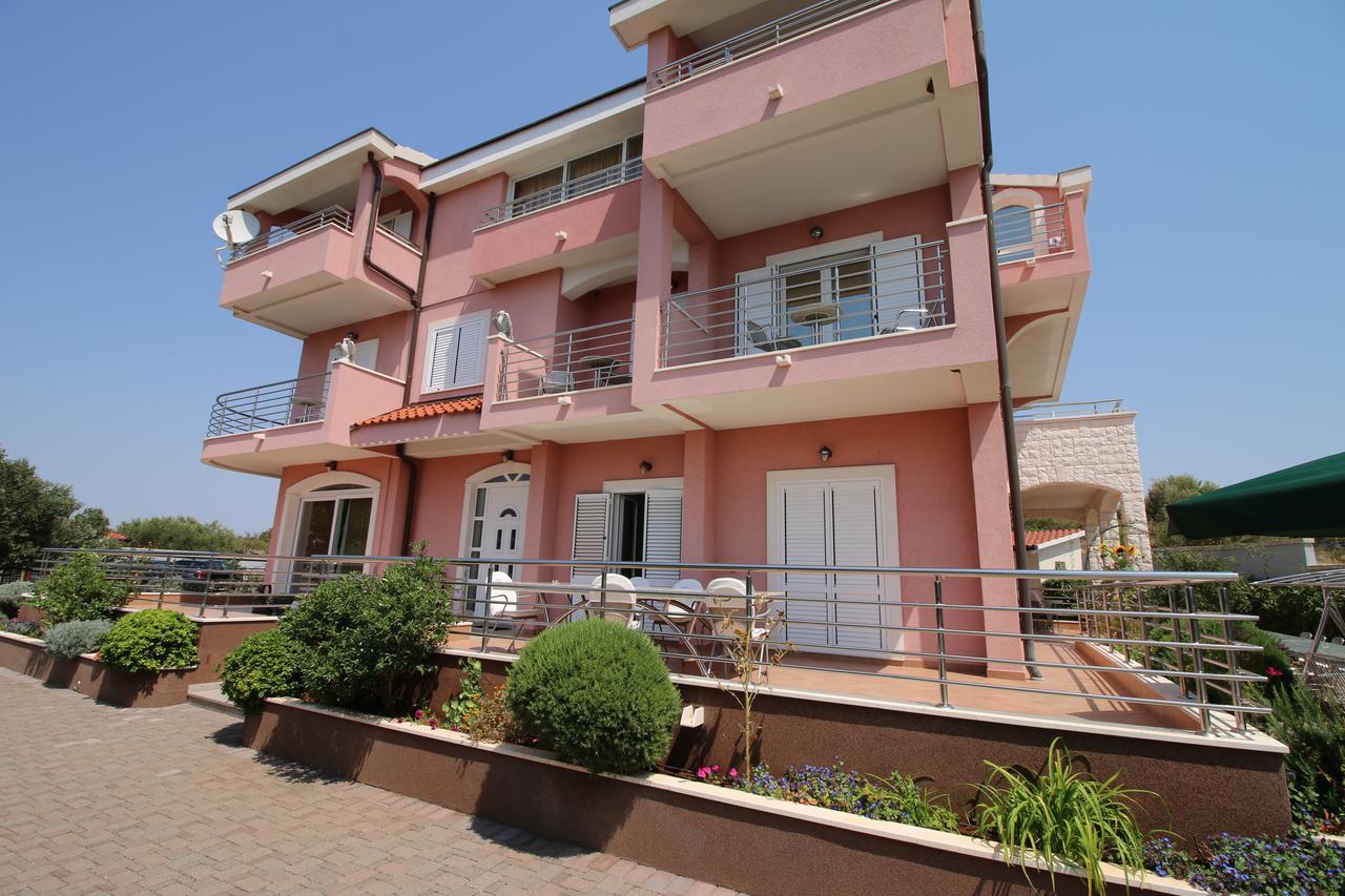 Apartments Marinic Примоштен Экстерьер фото