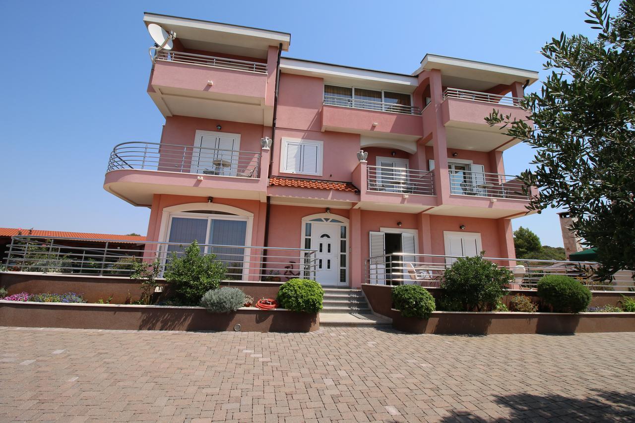 Apartments Marinic Примоштен Экстерьер фото